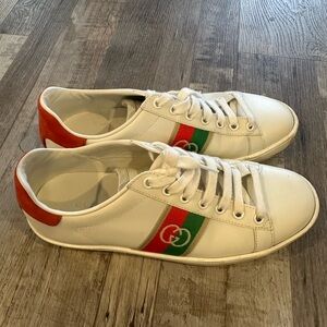Gucci White Leather Sneakers with Red and Green Accents
